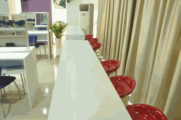 小燕子化妝培訓(xùn)