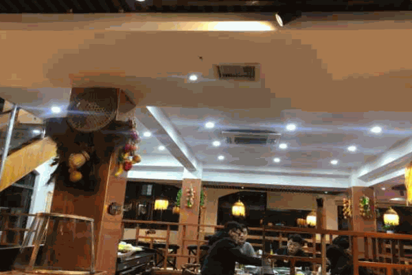 魚咬羊鮮土灶館火鍋