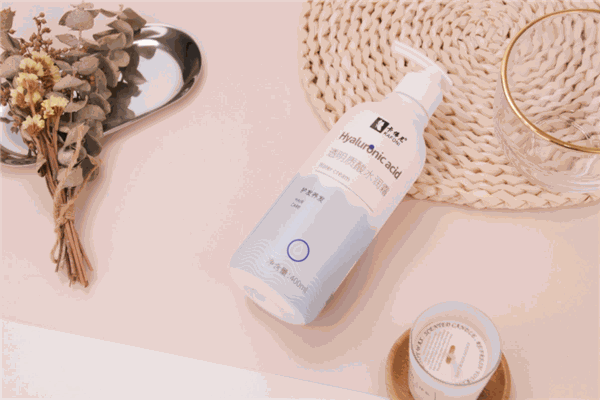 卡佛尼白轉(zhuǎn)黑洗發(fā)露