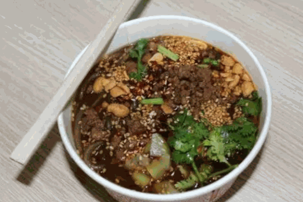 又來(lái)雜醬酸辣粉