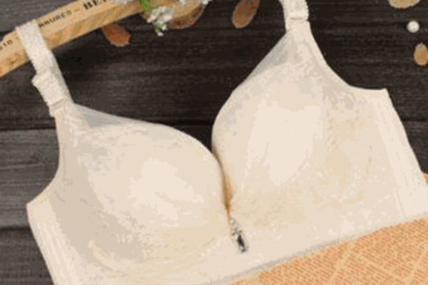 絲中煌內(nèi)衣