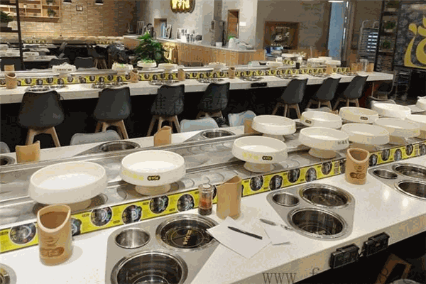 趙記愛尚旋轉(zhuǎn)小火鍋