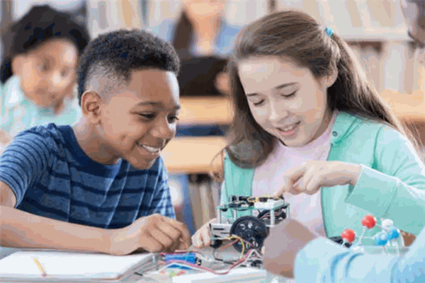 洛奇機(jī)器人