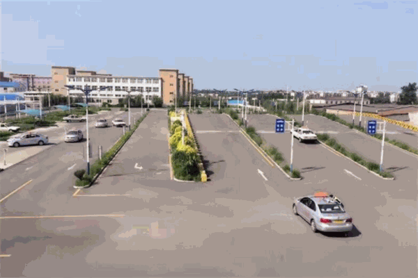 馳誠(chéng)駕校