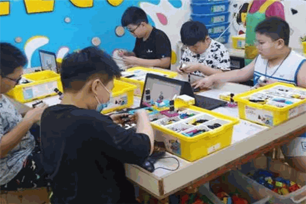 澳貝優(yōu)樂高教育