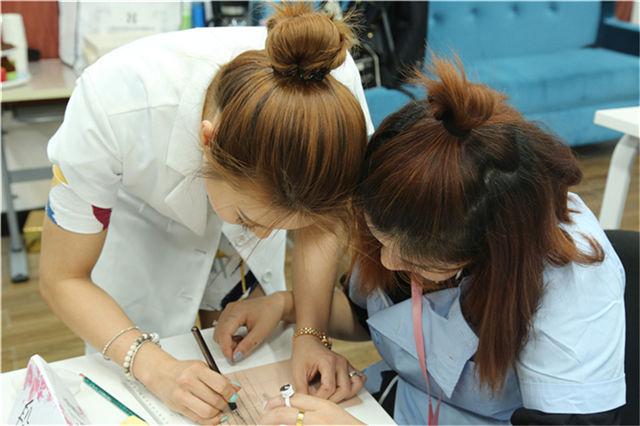 素顏之家專(zhuān)業(yè)祛斑祛痘