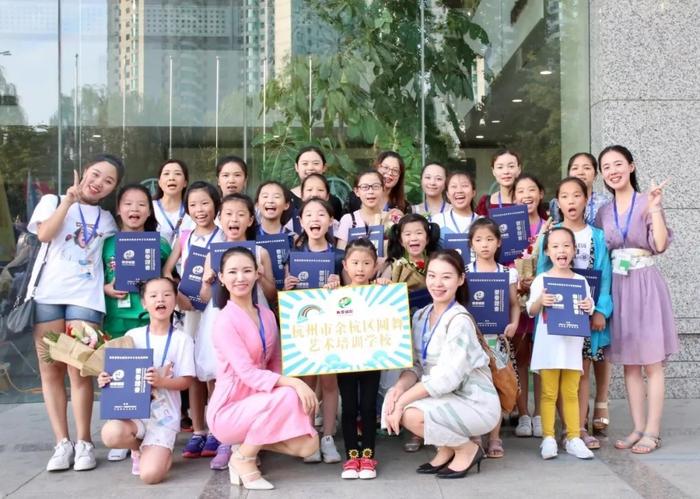 圓舞藝術(shù)培訓(xùn)中心