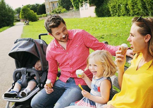 百代適兒童安全座椅母嬰用品