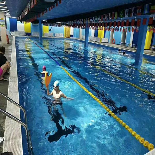 金碧源游泳設(shè)備