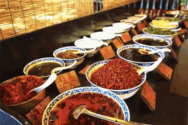 亮板凳老灶火鍋