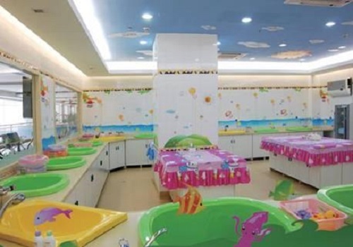 小飛魚(yú)嬰兒游泳館