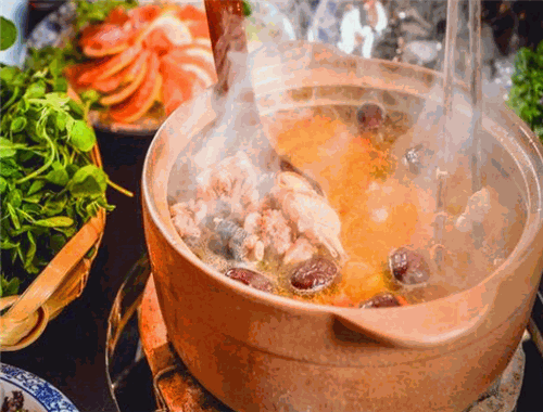 花膠仔海鮮打邊爐