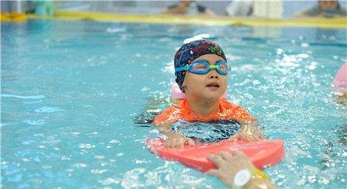 caisholley嬰兒游泳