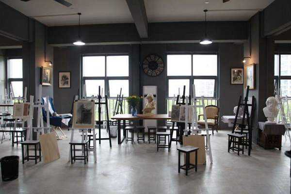 艾畫(huà)少兒美術(shù)