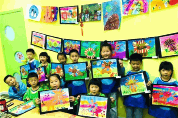 哎咔兒童創(chuàng)意美術(shù)