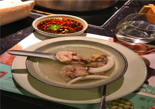 椰林人家椰子雞