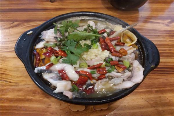 悟空脆皮雞遇上酸菜魚