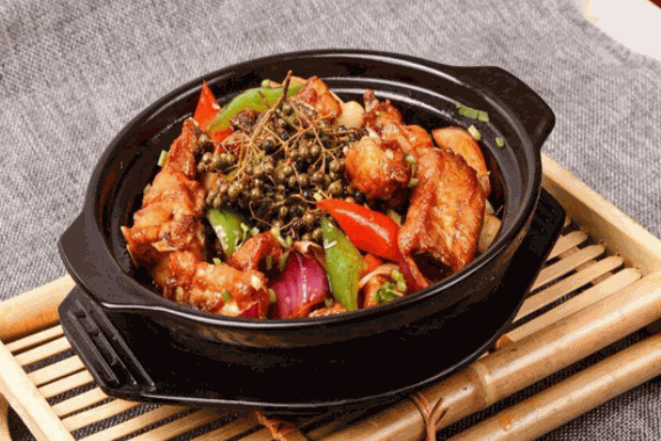 凌周軒黃燜雞米飯