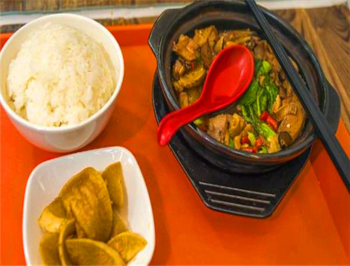 72番黃燜雞米飯