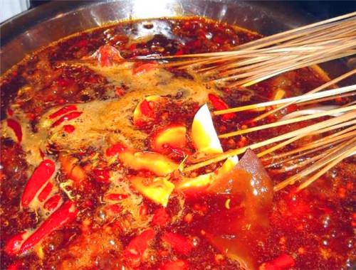 炫唇潮派串串香火鍋