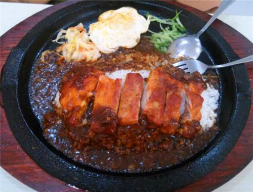 至尊飄香牛排飯