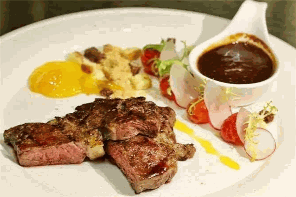 牛百萬黑椒牛排