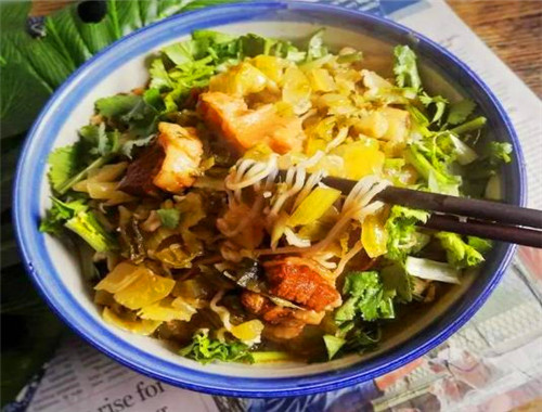 西風(fēng)起酸菜牛肉面