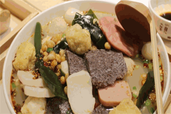 花吃嘴兒麻辣燙