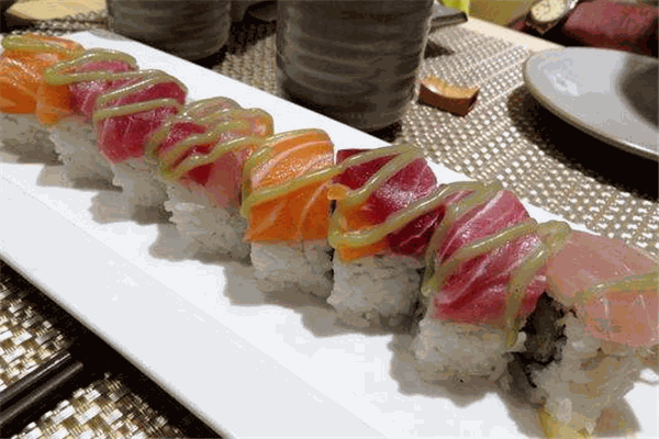 河風(fēng)精致壽司