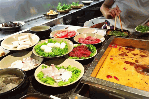 三爺回轉(zhuǎn)自助火鍋