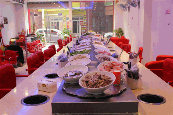 三爺回轉(zhuǎn)自助火鍋
