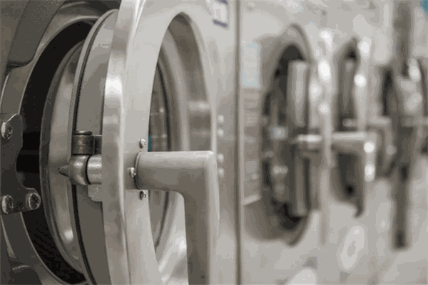 藍(lán)藍(lán)干洗部