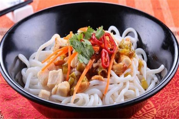 半截塔村過(guò)橋米線(xiàn)