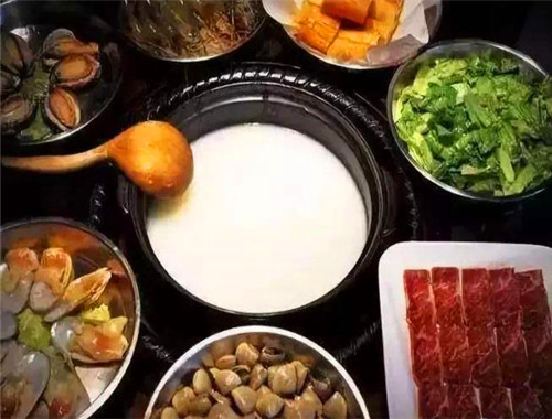 櫻花莊粥底火鍋