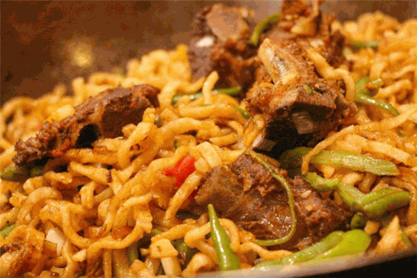 嘎嘎香鐵鍋燜面