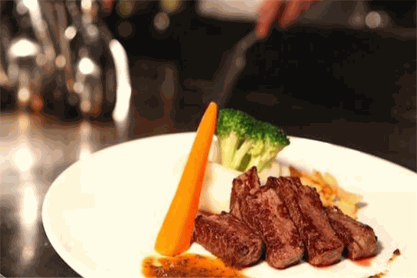 利昂燒法式鐵板主題餐廳