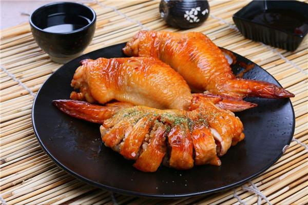 麥上皇雞翅包飯