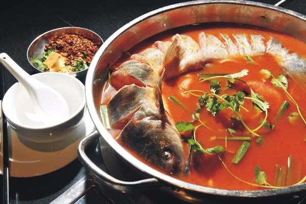 生態(tài)石鍋魚火鍋