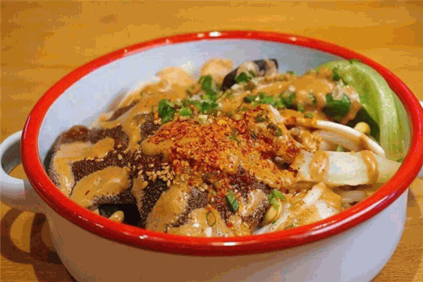 走近紅湯麻辣燙