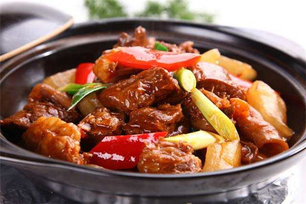 八寶吉香辣雞煲