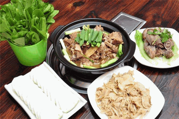 肥權(quán)鵝乸煲