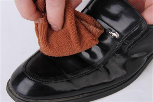 VDSS皮鞋皮具養(yǎng)護行