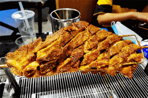 阿杰燒烤炭烤羊腿