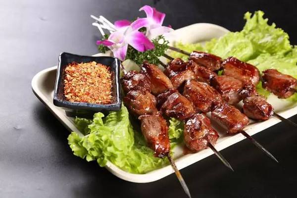 春暖花開(kāi)海鮮烤肉火鍋?zhàn)灾蛷d