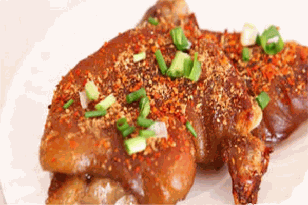 張牙舞爪烤豬蹄