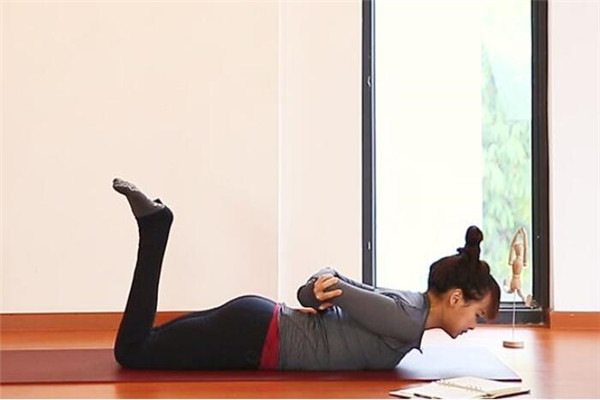 菲兒產(chǎn)后修復(fù)瑜伽