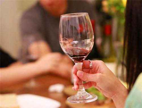 上品無界葡萄酒