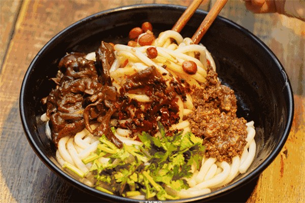 悠然自得老鴨粉絲湯