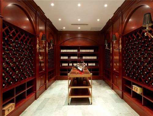 中領(lǐng)匯酒窖