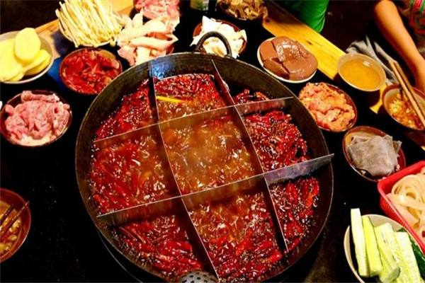 三爺回轉(zhuǎn)自助火鍋